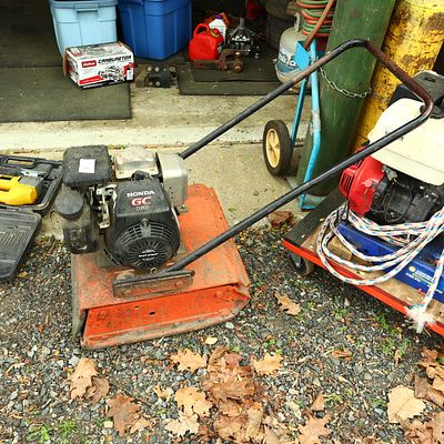 Gravel Tamper Honda Engine. Gravel and dirt tamper with a Hoda GC 160 gas enginePick up of this