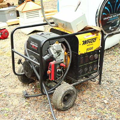 Honda GX 610/V-Twin 18.0 generator with a transfer switchPick up of this lot is from a Private