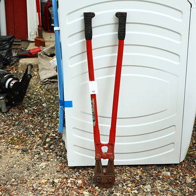 Bolt and wire cutter 36” lengthPick up of this lot is from a Private Residence in Landis Store