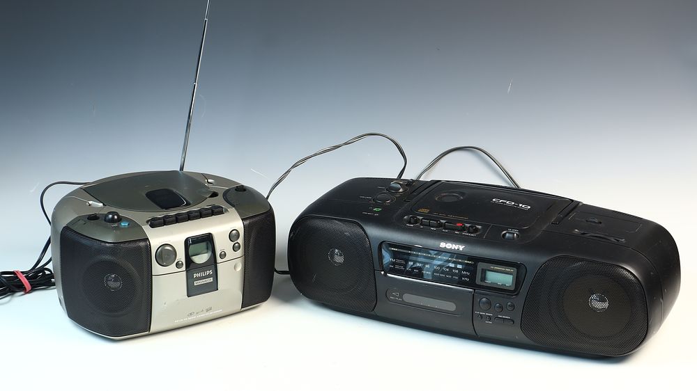 Lot 184: A Pair of Portable Stereo Boomboxes, Sony CFD-10 and Philips Magnavox AZ1120