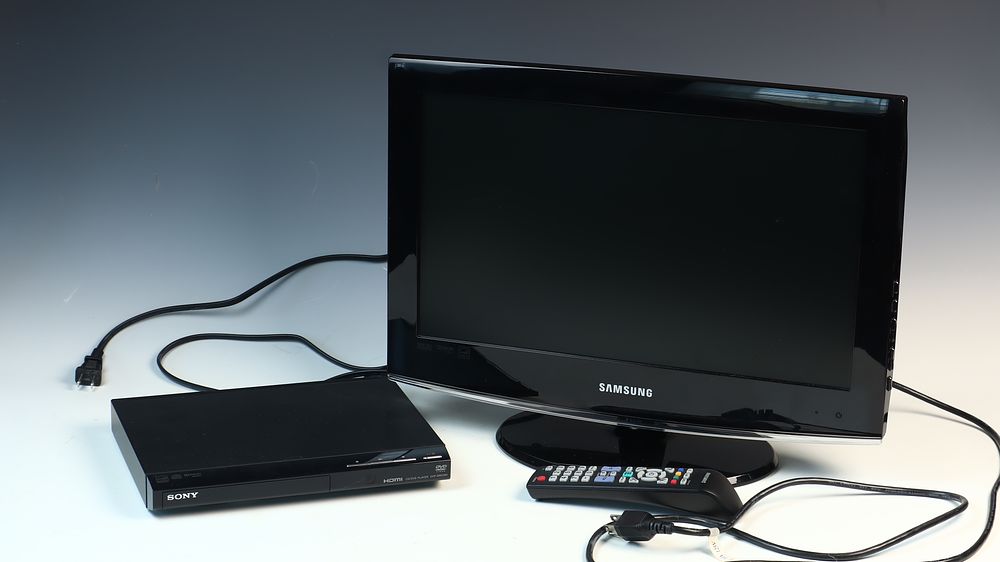 Lot 185: Samsung 19 Inch LCD HDTV and Sony DVD Player with Remote