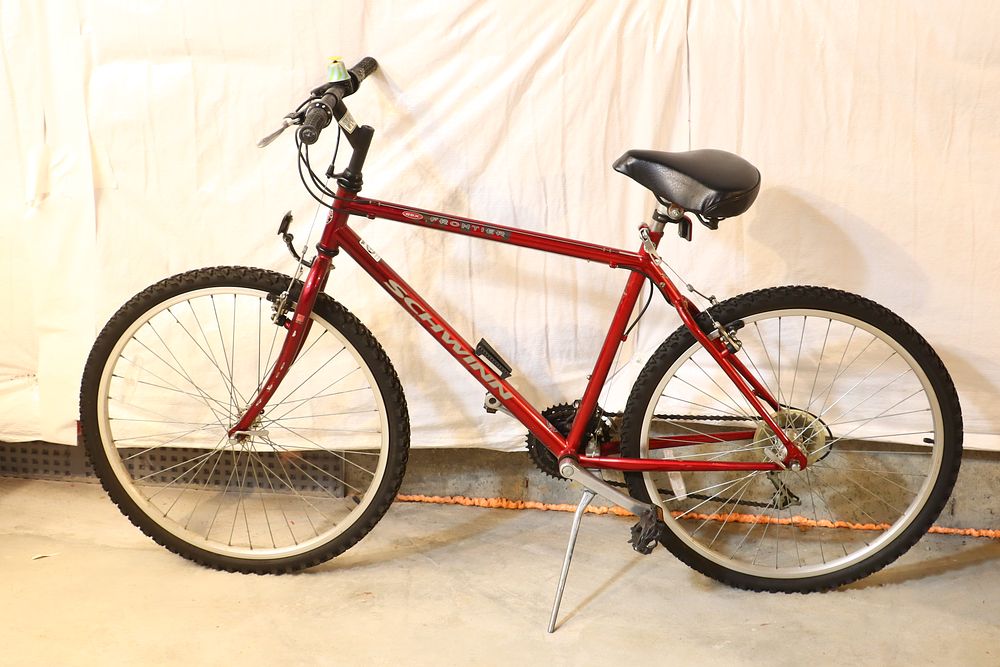 Lot 199: Schwinn Frontier GSX Mountain Bicycle