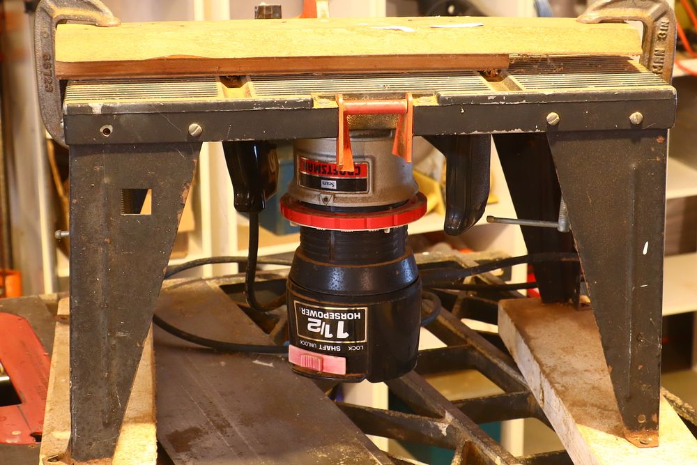 Lot 216: Vintage Sears Craftsman Router and Router Table Assembly