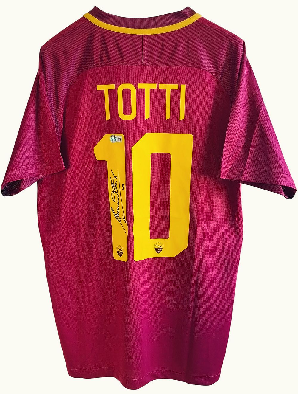פרנצ'סקו טוטי - חולצה מקורית של חברת נייקי, חולצה זו חתומה ע"י גדול הכדורגלנים האיטלקים בכל 