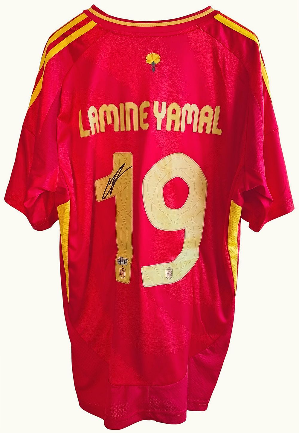 לאמין ימאל - חולצה מקורית של חברת אדידס, חולצה זו חתומה ע"י השחקן הצעיר והמוכשר שעתידו ורוד 