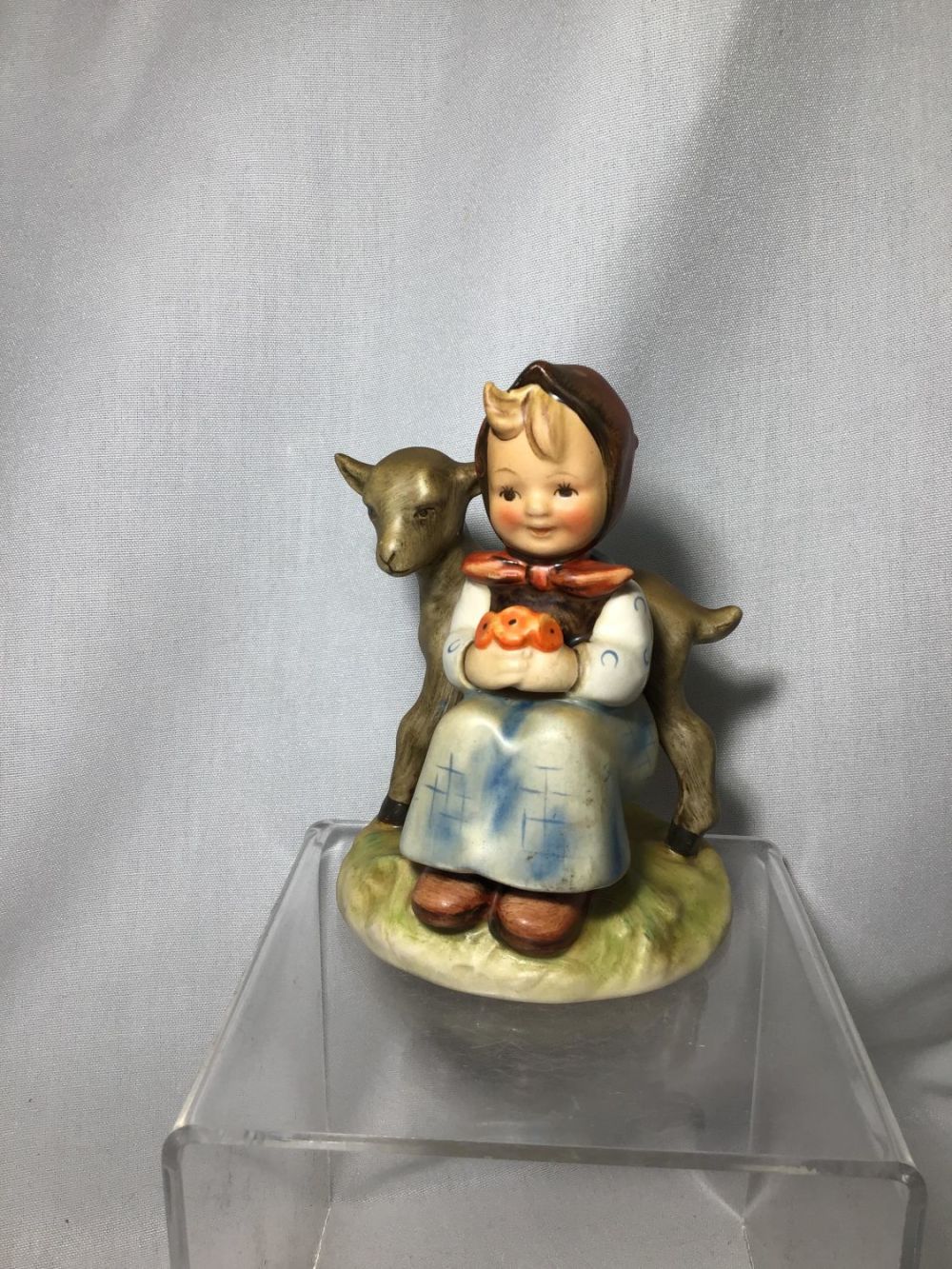 Lot 169: Friends Hummel .