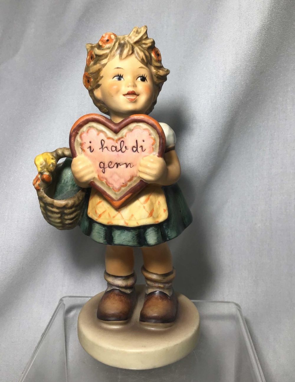 Lot 178: Heart Hummel .