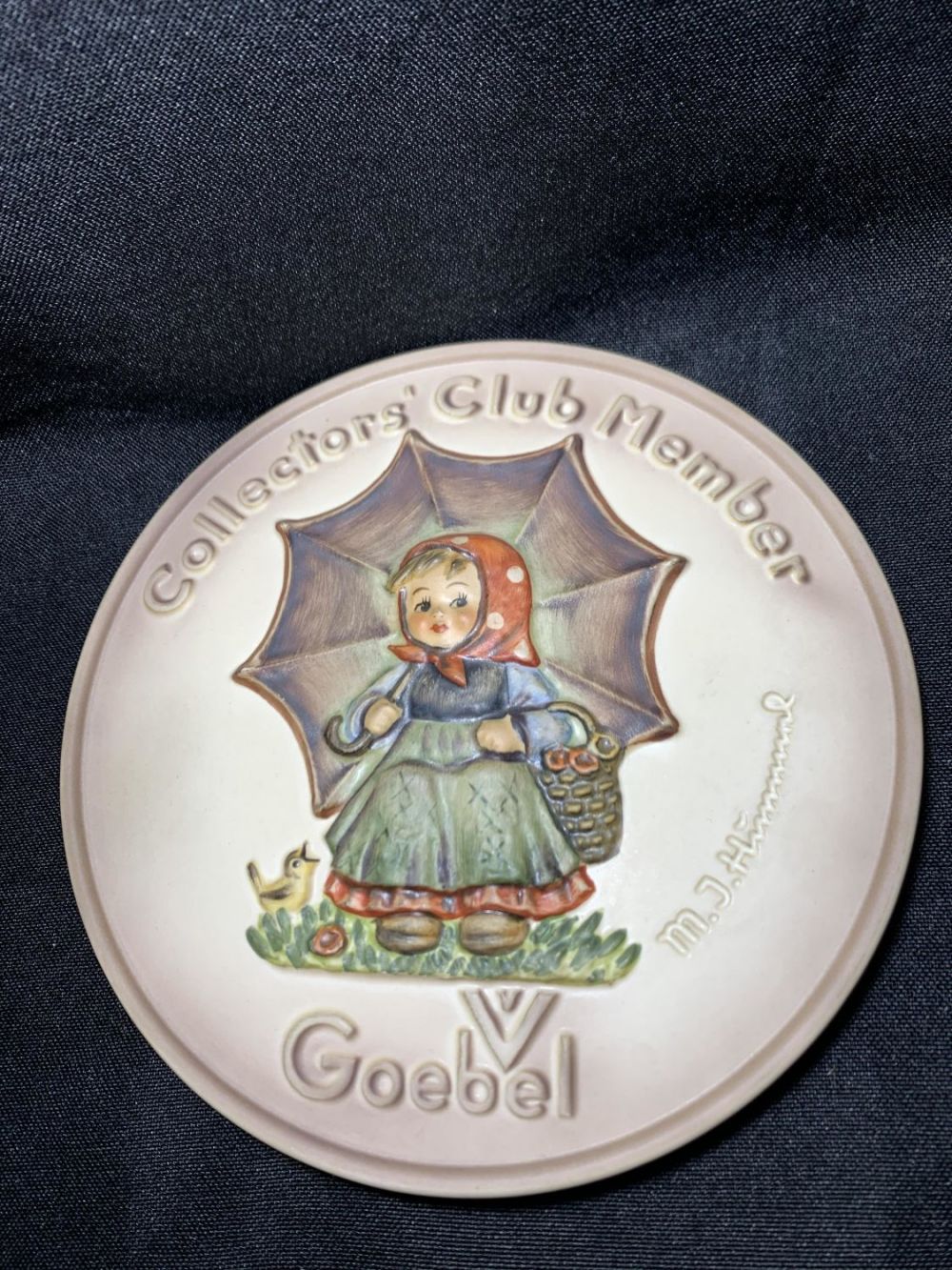 Lot 190: Goebel Collector inchess Club Member inches