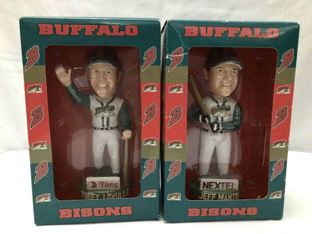 Lot 151: Buffalo Bison Bobble Heads in Original Packaging .