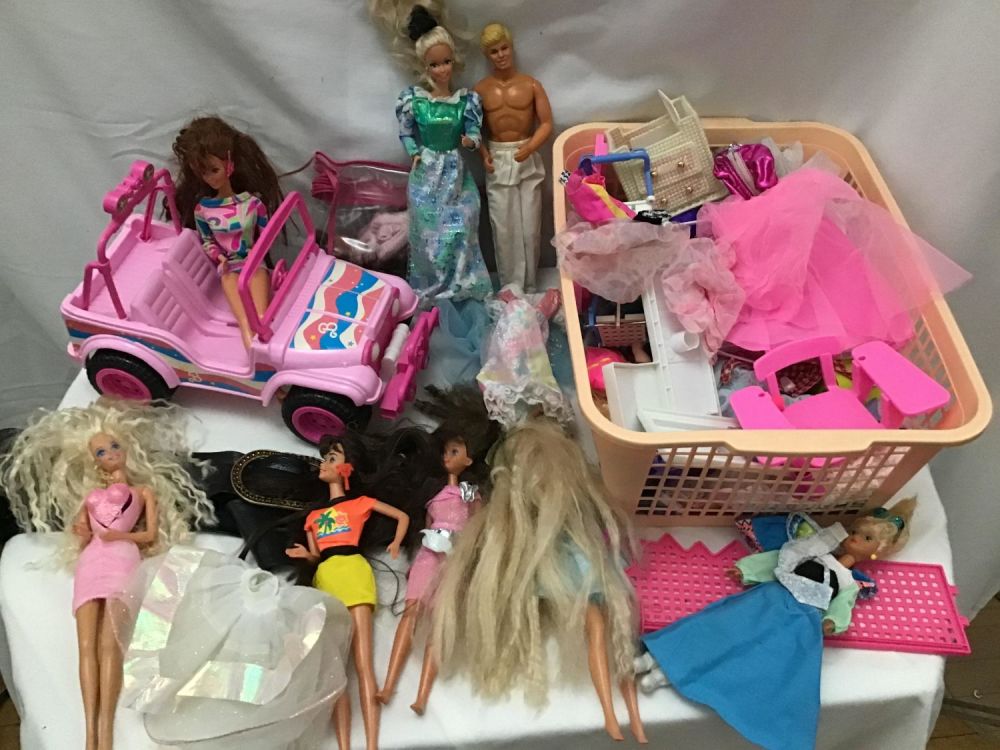 Lot 233: Barbie Dolls and Accessories Collection Miscellaneous