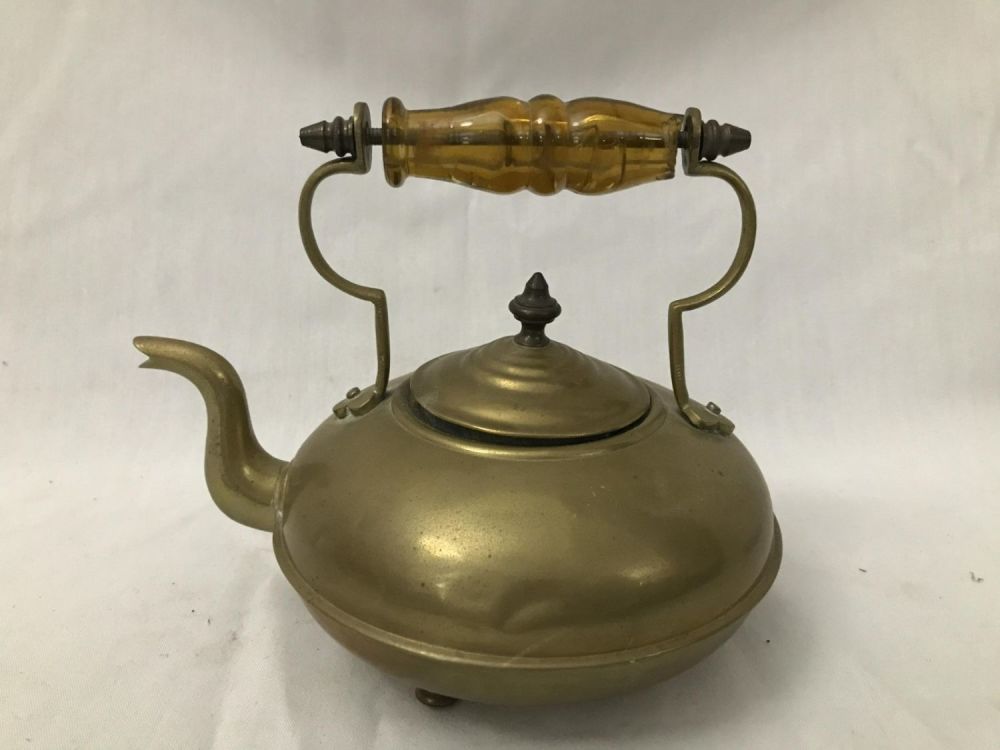 Lot 152: Vintage Tea Kettle Measures 6.75 inches tall by 8