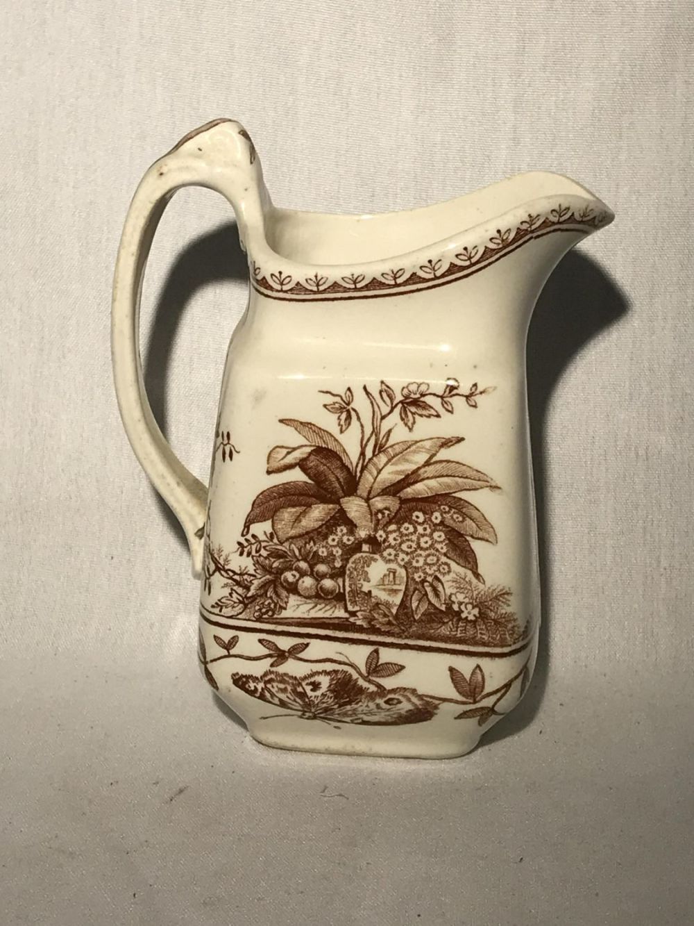 Lot 166: Turner and Sons Brazil Pattern Creamer Measures 5.25