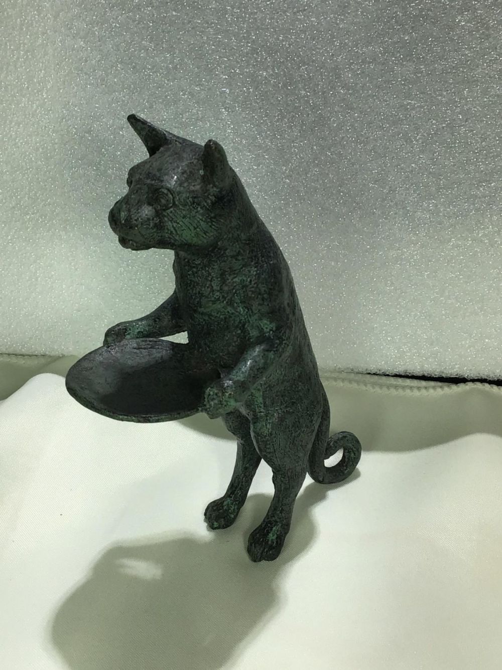 Lot 153: Bronzed Begging Cat Statue Measures 5 inches by 2.25