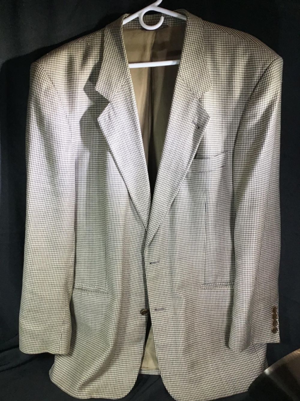 Lot 198: Hugo Boss Sport Jacket Believe its a 44 Long