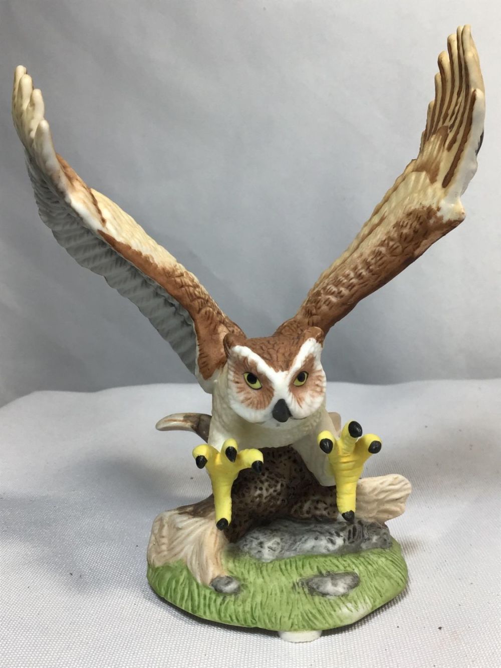Lot 181: Amhearst Manor LE The Great Horned Owl Measures 5
