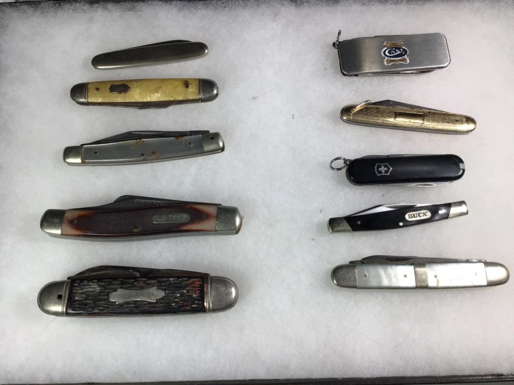 Lot 193: Pocket Knife Collection 10 total - Buck