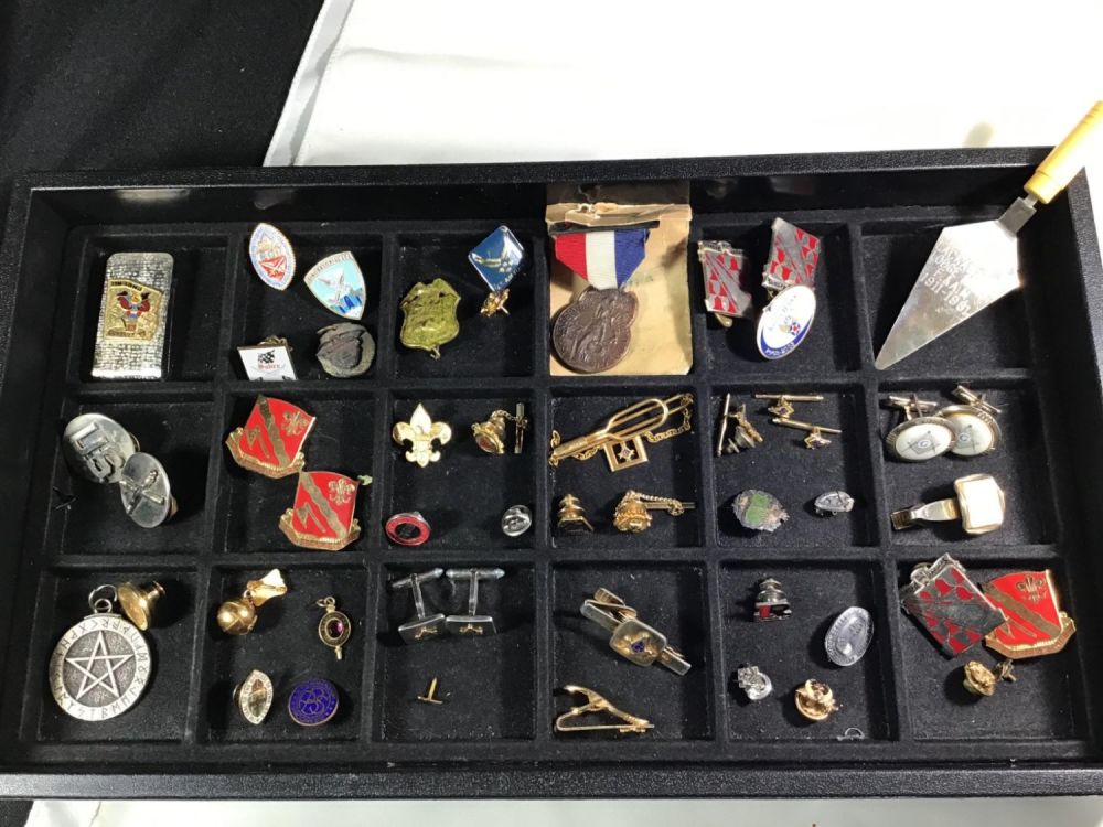 Lot 195: Masonic Collection .