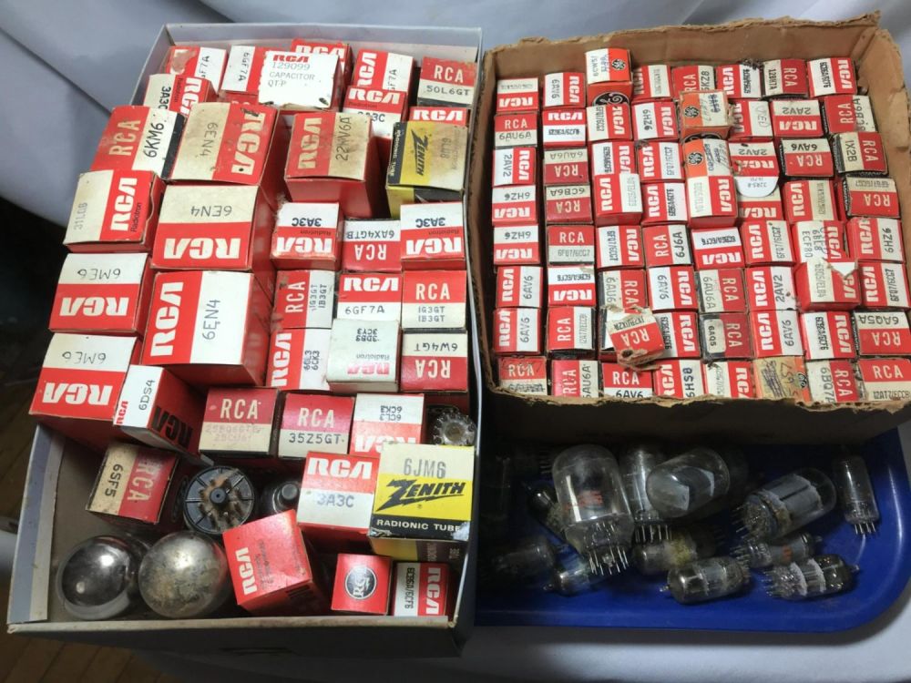 Lot 154: Vintage RCA Radio, Zenith  Tubes .