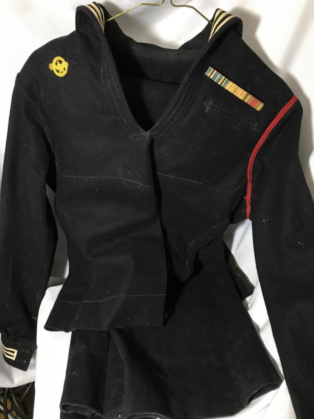 Lot 160: Navy Uniform w/ Victoy Sleeves .