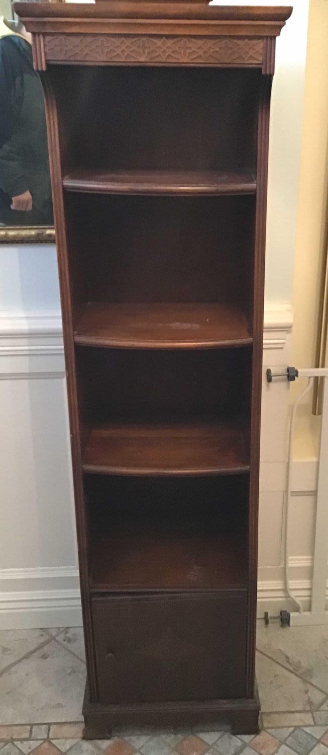 Lot 162: Tapered Width Mahogany Bookcase Measures 5 feet tall by 15" by 11â€