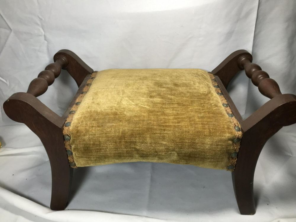 Lot 267: Primitive Foot Rest Measures 10 inches tall by 19 inches wide