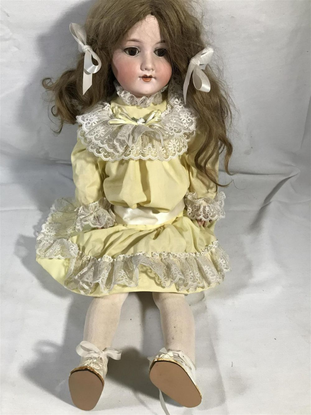 Lot 156: D.R. G.M. 390 , Early vintage doll .