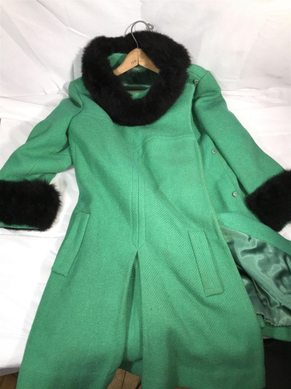 Lot 284: Vintage Irish Womanâ€™s Coat Modern Deb Coat  Approximately size 6 to 8