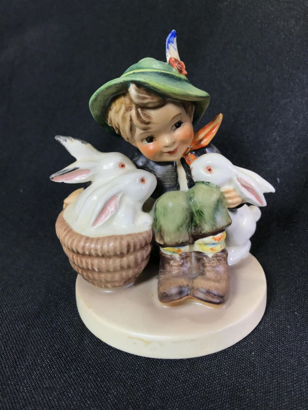 Lot 137: Playmates Hummel Figurine Goebel 58/0