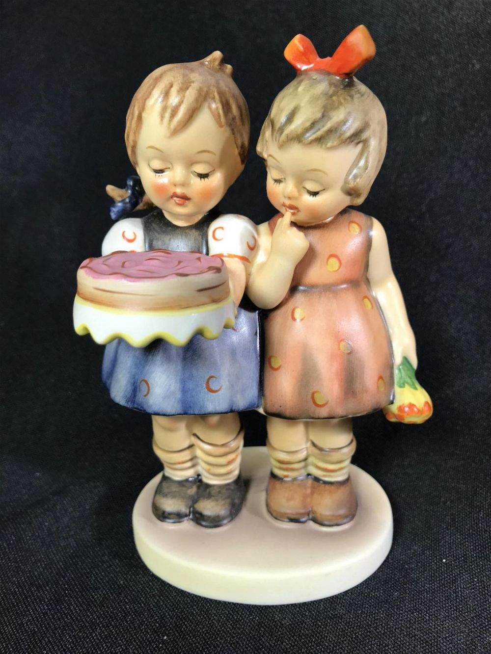Lot 144: Happy Birthday Hummel Figurine Goebel Hummel 176/0