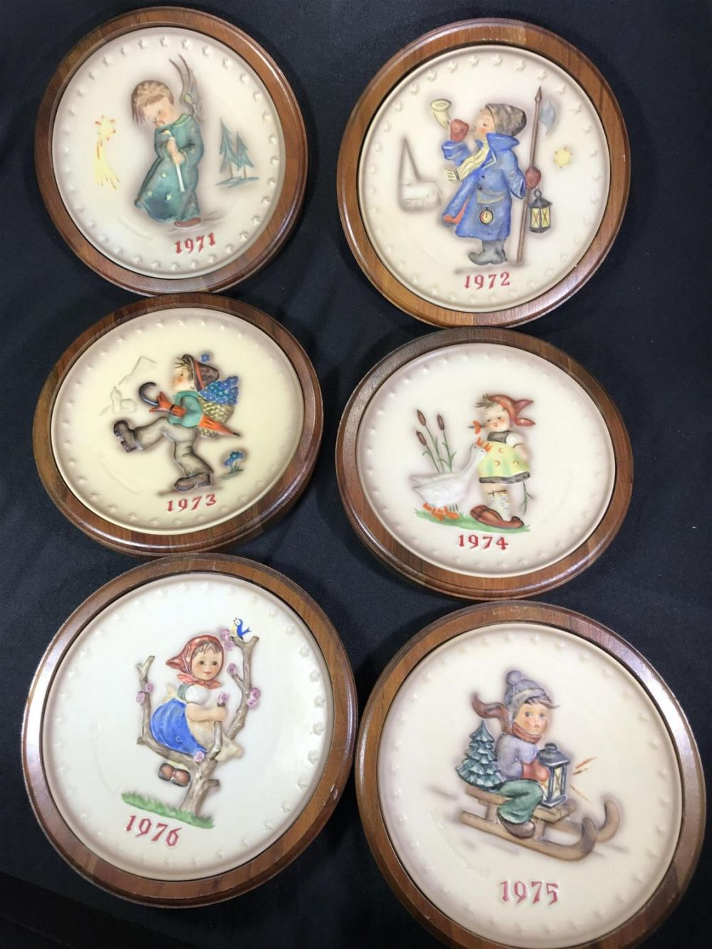 Lot 151: Hummel Annual Plates 1971-76 6 plates total