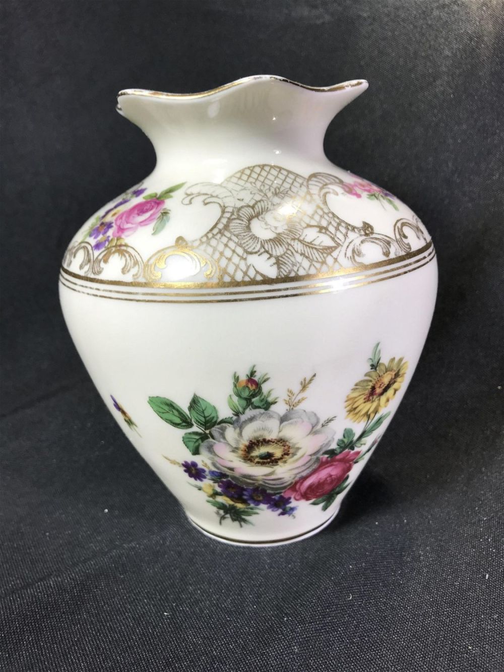 Lot 157: Mitterteich Bavaria Vase Measures 6 inches tall by 5 inches diameter