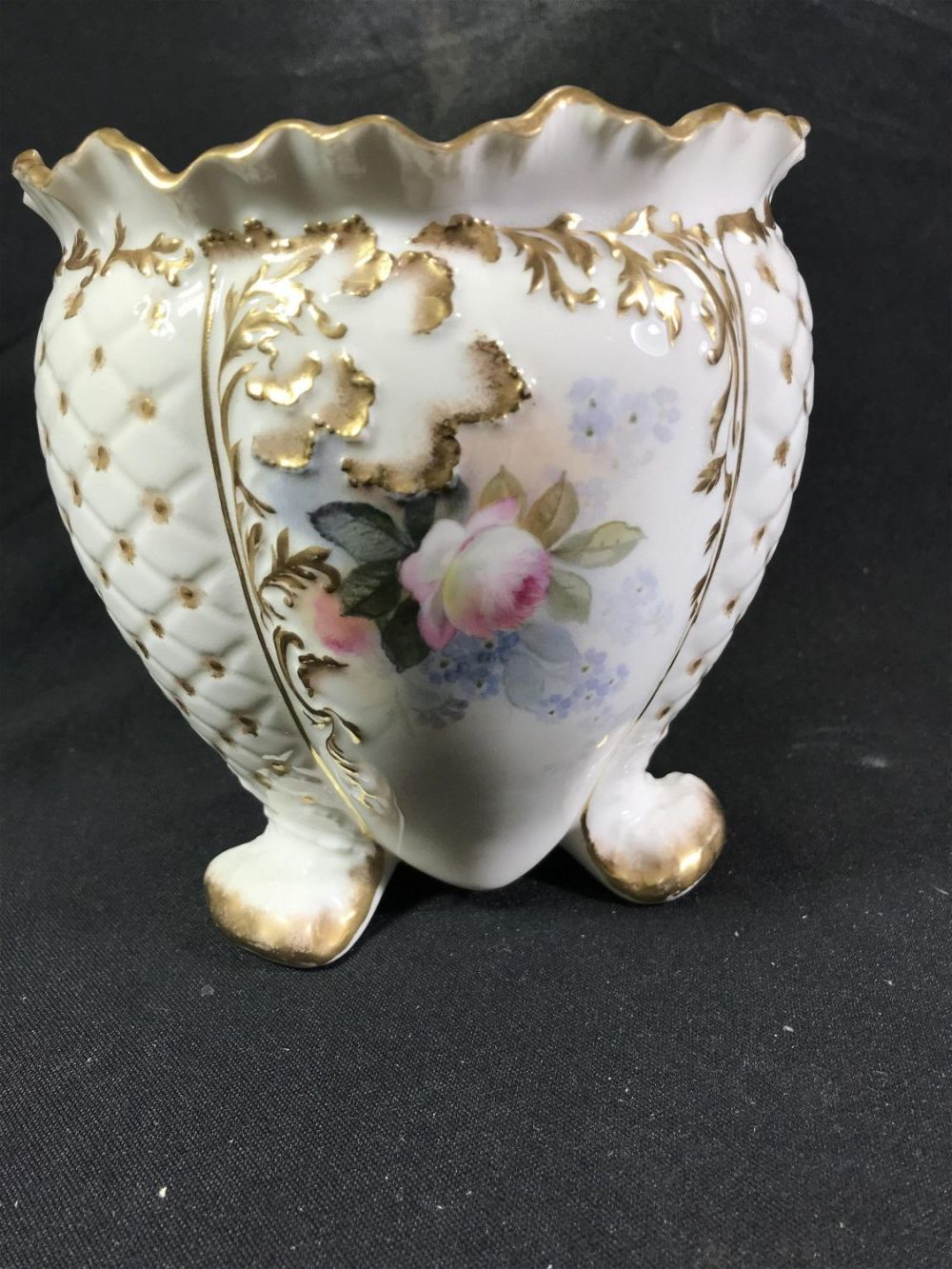 Lot 190: England Crescent Vase Measures 6 inches tall by 6 inches diameter