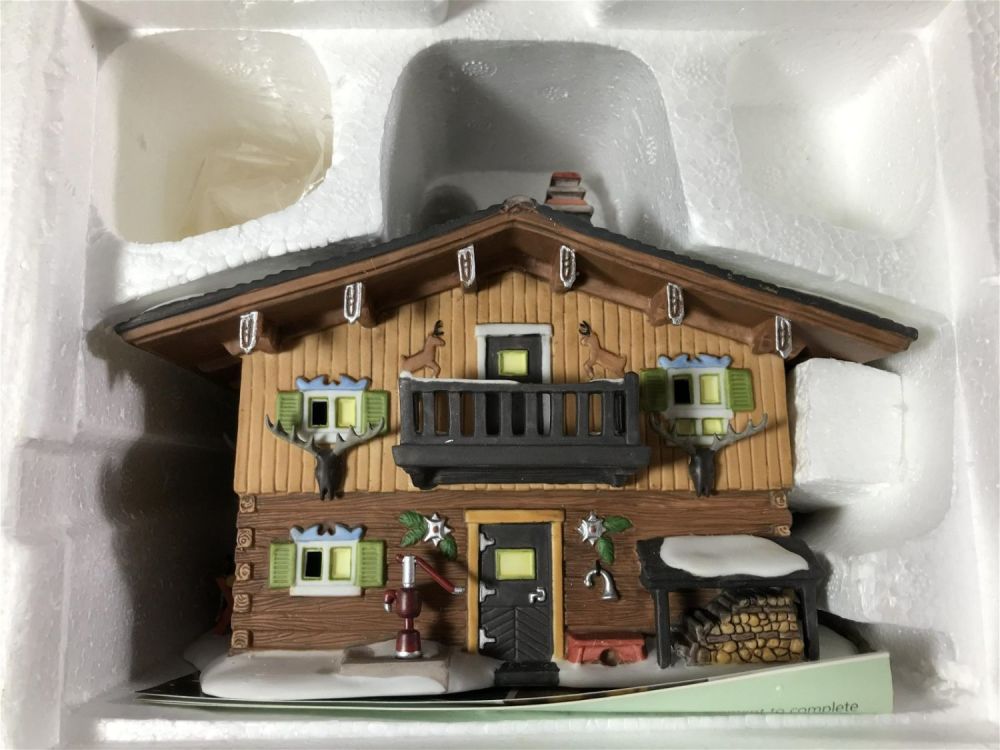 Lot 208: Department 56 Hunting Cabin Alpine Village Series