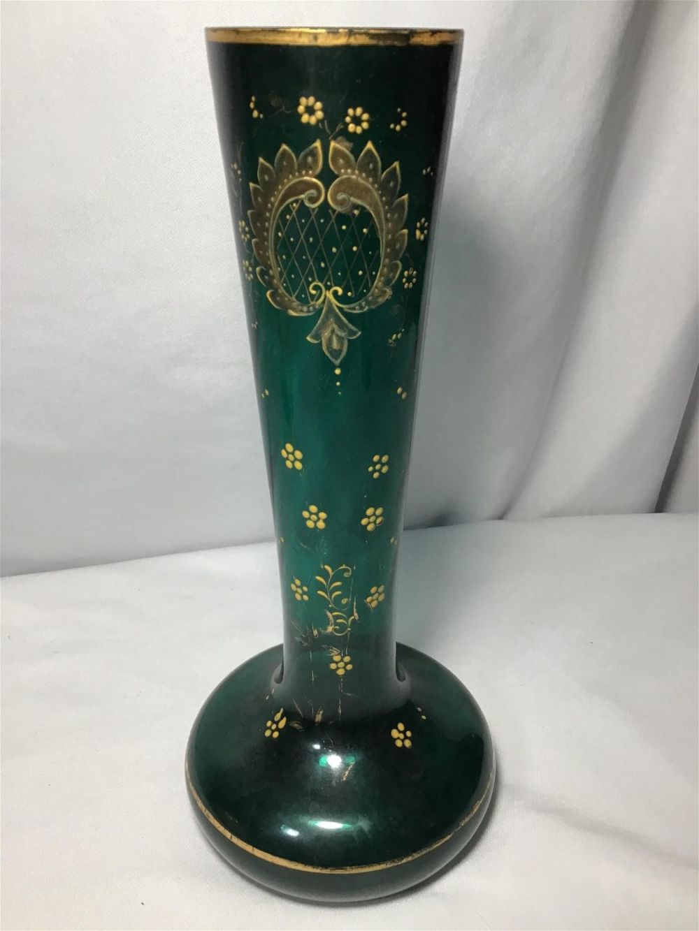 Lot 171: Tall Art Glass Vase Measures 1 foot tall