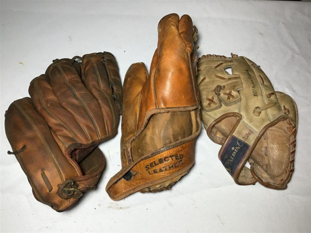 Lot 176: 3 Early Baseball Mitts Dick Mc Auliffe on Spalding, Turner on Globe, Ted Williams on Wilson