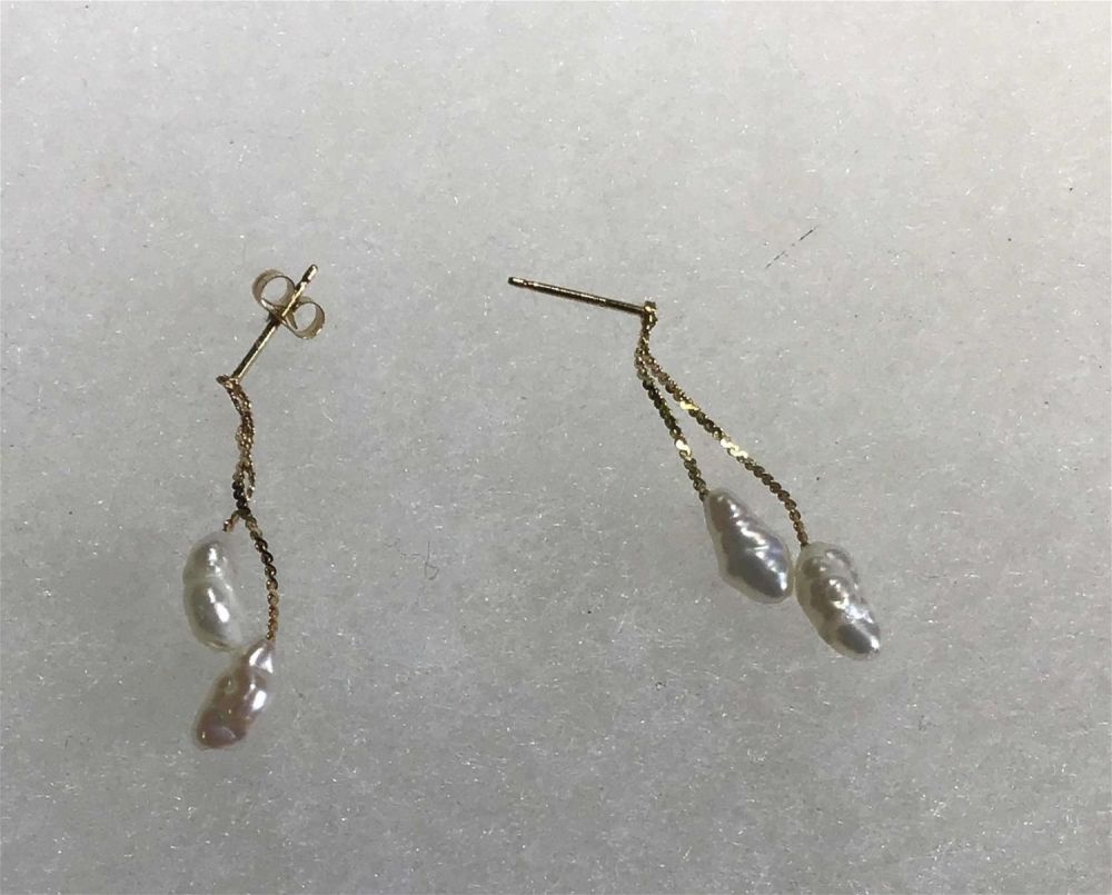 Lot 184: 14K Yellow Gold Cultured Pearl Earrings .