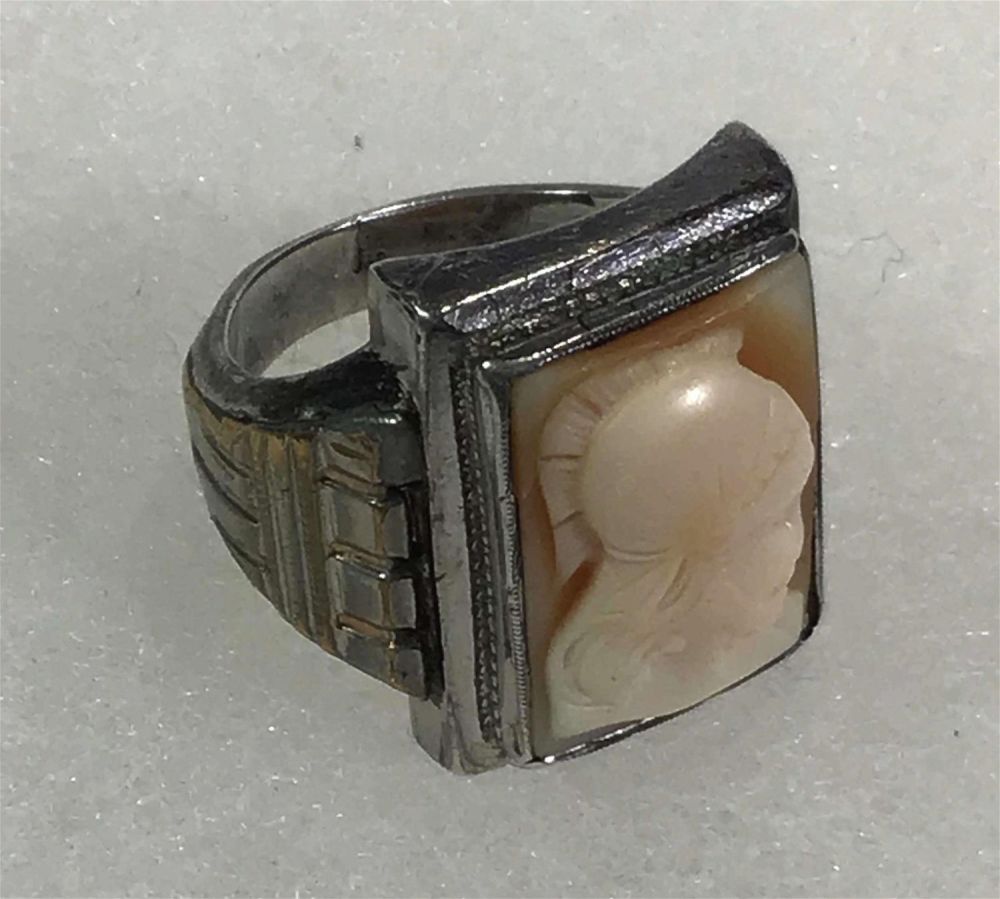 Lot 187: 1930â€™s Carved Cameo Mens Ring Size 5.5