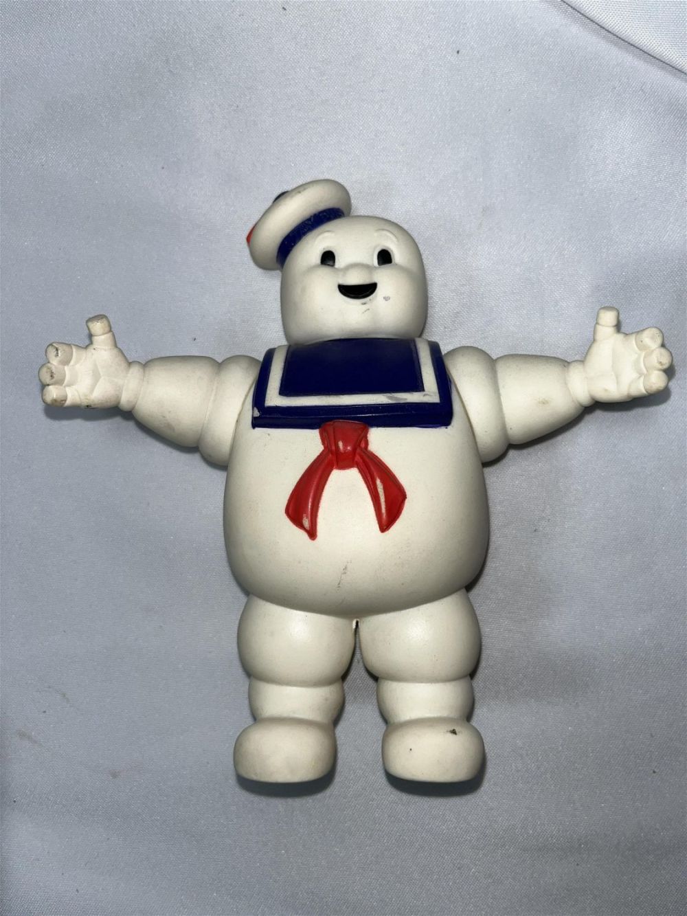 Lot 187: Stay Puft Marshmallow Man Ghostbusters movie Measures 7 inches tall