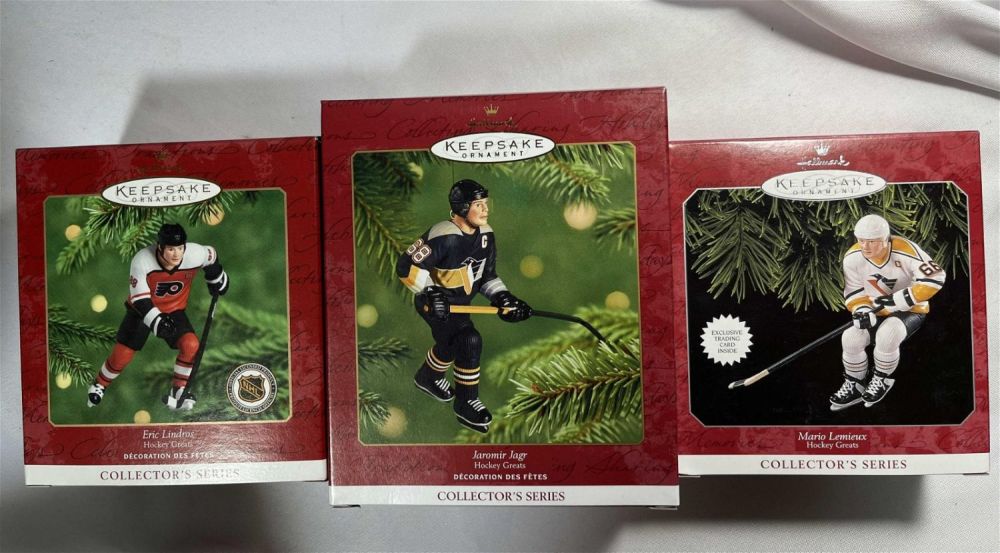Lot 192: Hallmark Keepsake Ornaments NHL Mario Lemieux, Jaromir Jagr & Eric Lindros In org packages