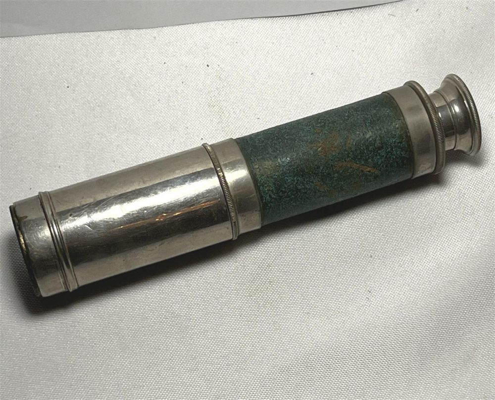 Lot 198: Vintage Telescope Measures 6.25 inches collapsed & 17 inches expanded