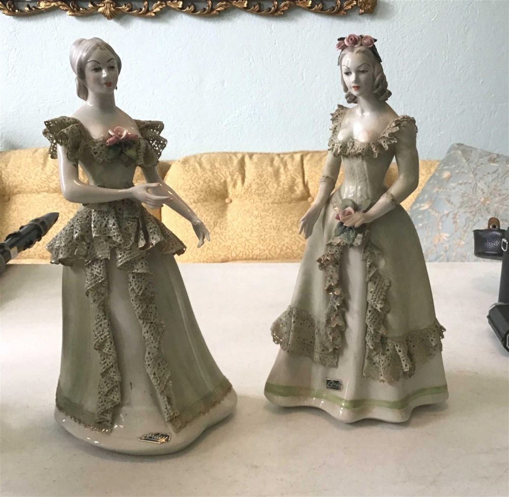 Lot 196: Vintage Corday Ladies  measures 13â€ x 6â€œ .