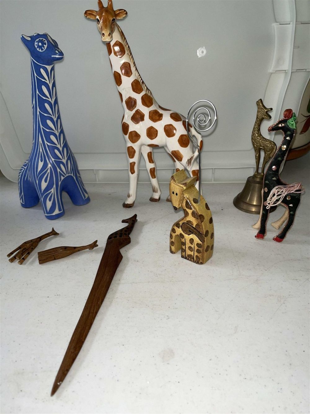 Lot 206: Giraffe Collectibles Lot 8 pieces