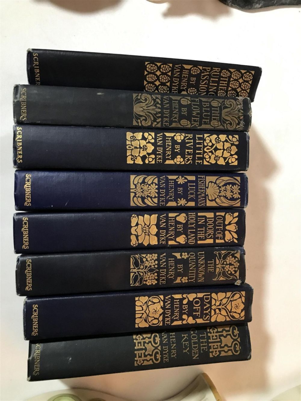 Lot 217: Change Scribners series of Henry Van Dyke books 8 .