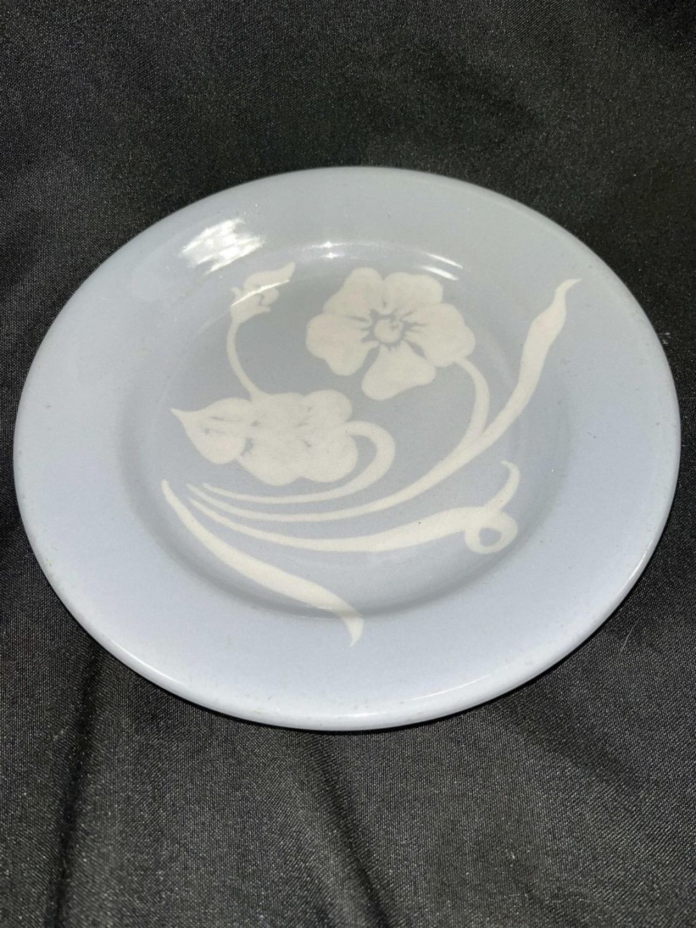Lot 156: Onieda Sample Plate Measures 9 inches diameter
