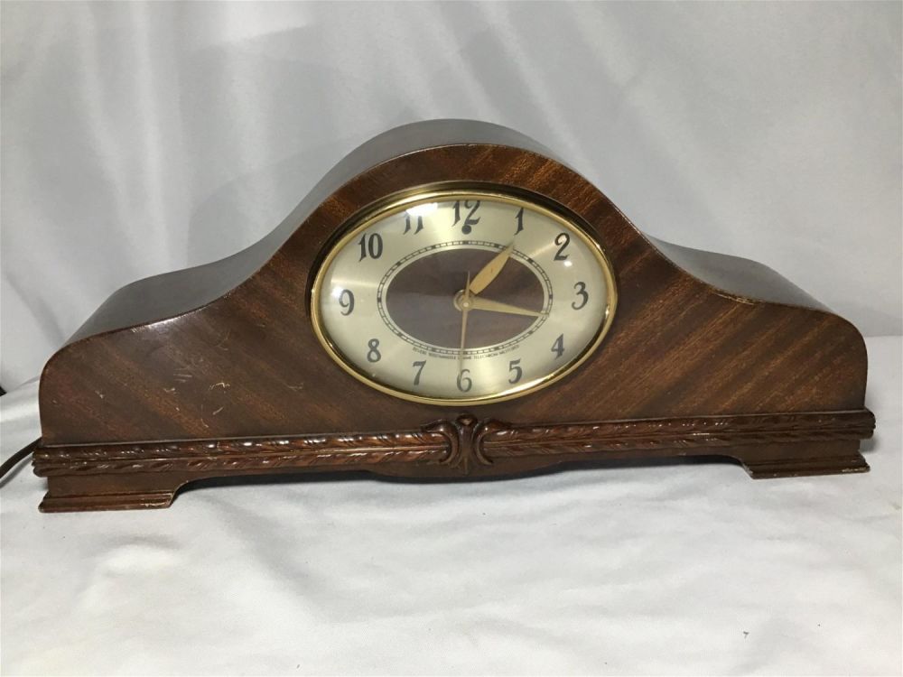 Lot 195: Vintage Revere Westminster Chime Clock Works Great! Measures 8 inches tall by 18 inches wide