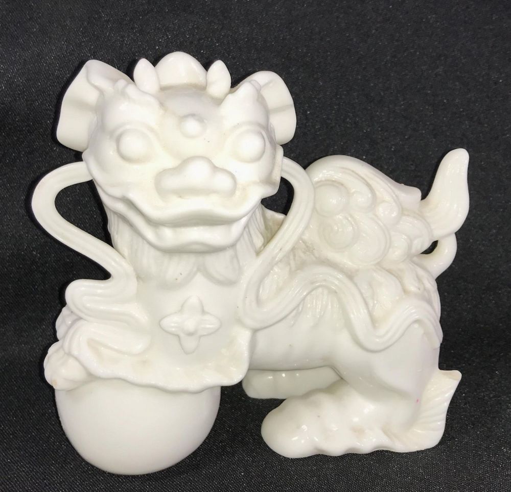 Lot 186: Vintage Chow Dog Measures 5"5 inches tall by 6 inches wide
