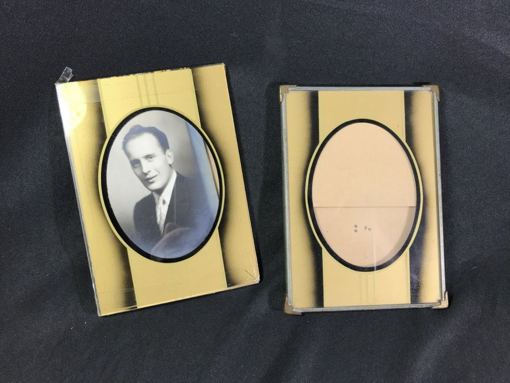 Lot 192: Vintage Deco Frame Each measures 7x5 inches