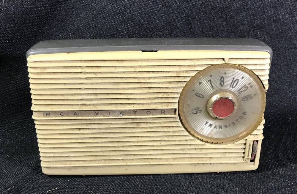 Lot 200: Vintage Transistor Impac Radio Measures 6x3 inches needs cleaning!