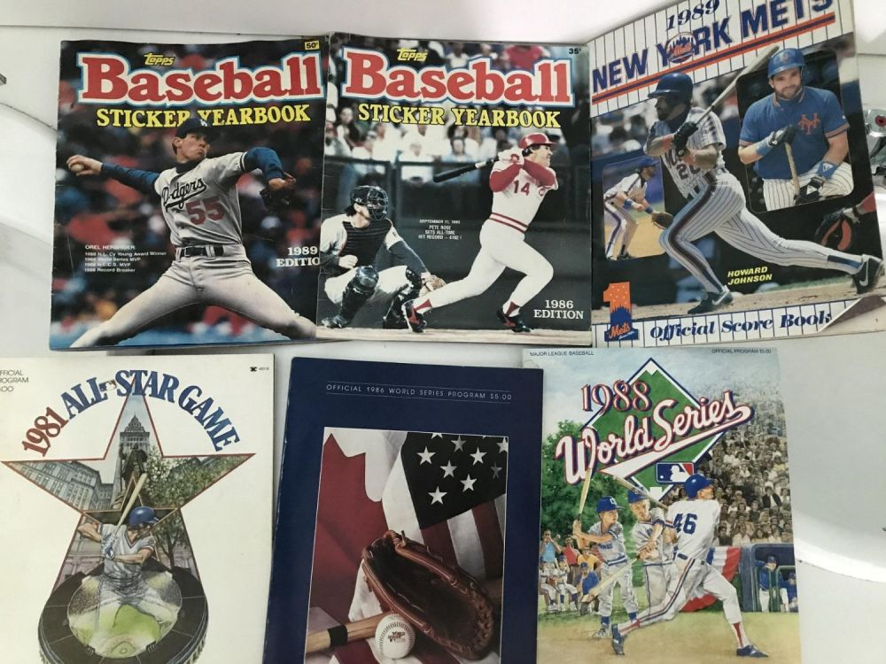 Lot 235: MLB Magazine Collection 12 magazines