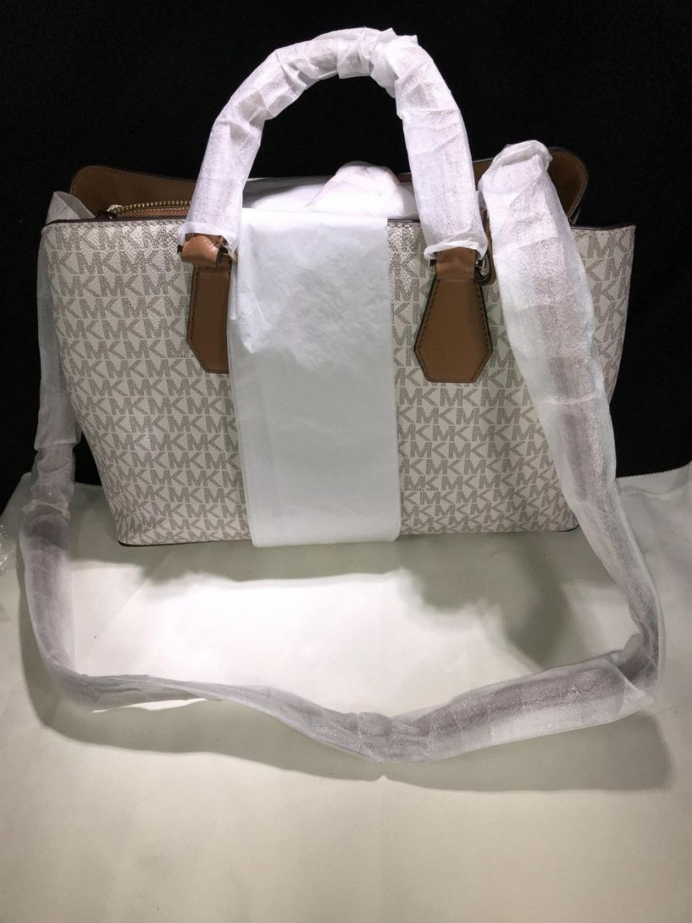 Lot 187: Michael Kors Camille Never Used Vanilla/Acorn